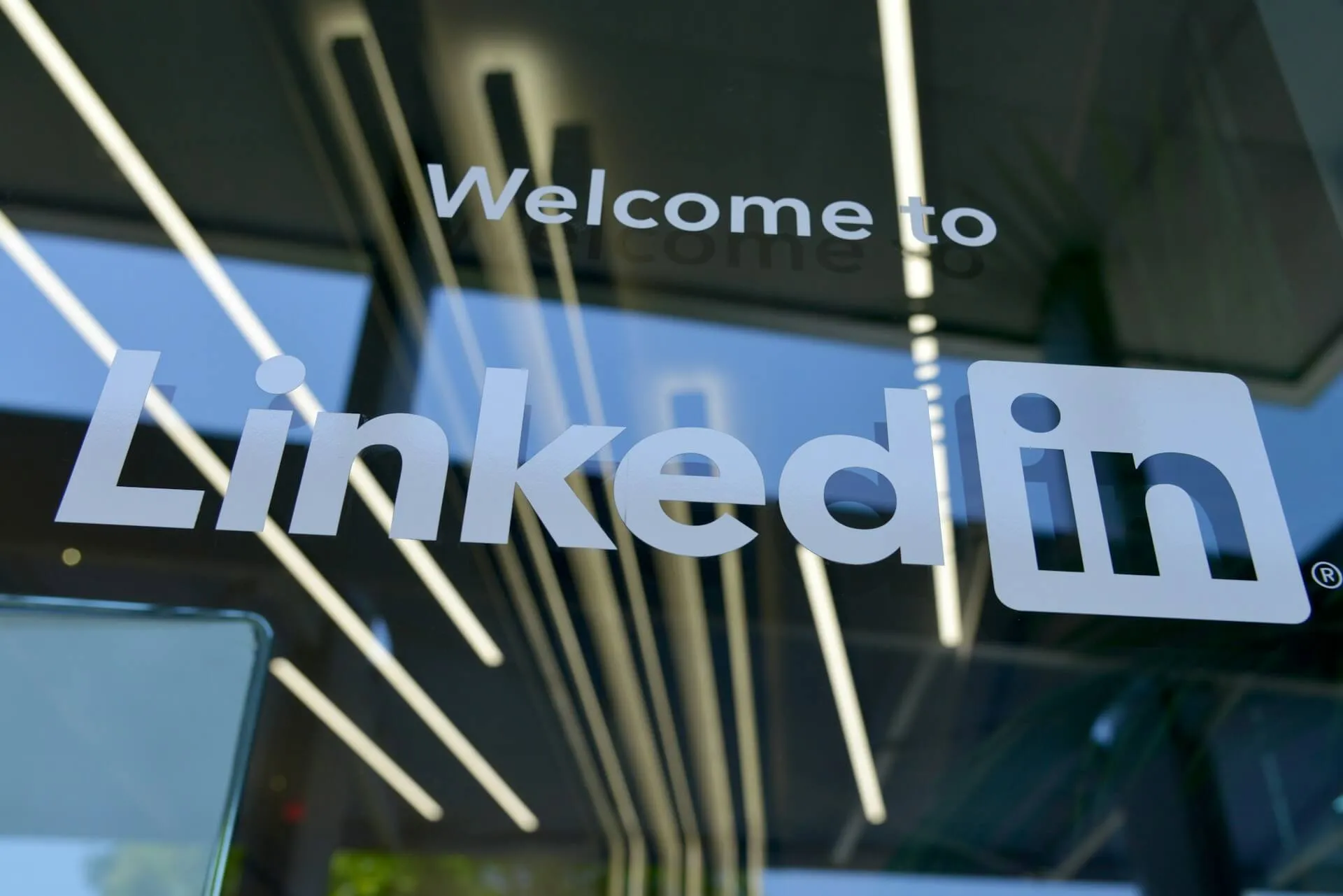 LinkedIn Outreach for B2B Leads | Leadspicker